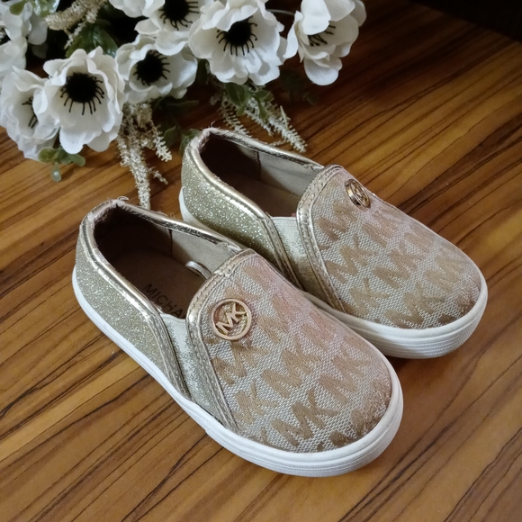 BOGO🆓 | Michael Kors Toddler Slip On MK Logo Shoes - Picture 1 of 11